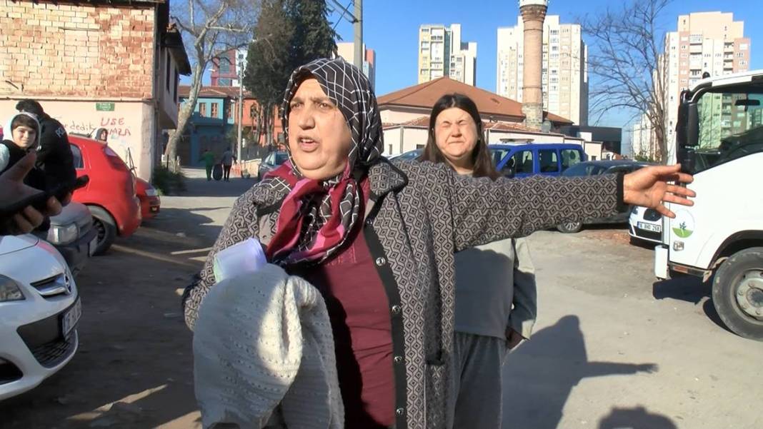 'Her şeyimi alıyorsunuz' diyerek kamyonun peşinden koştu! Komşuları ihbar etmişti 14